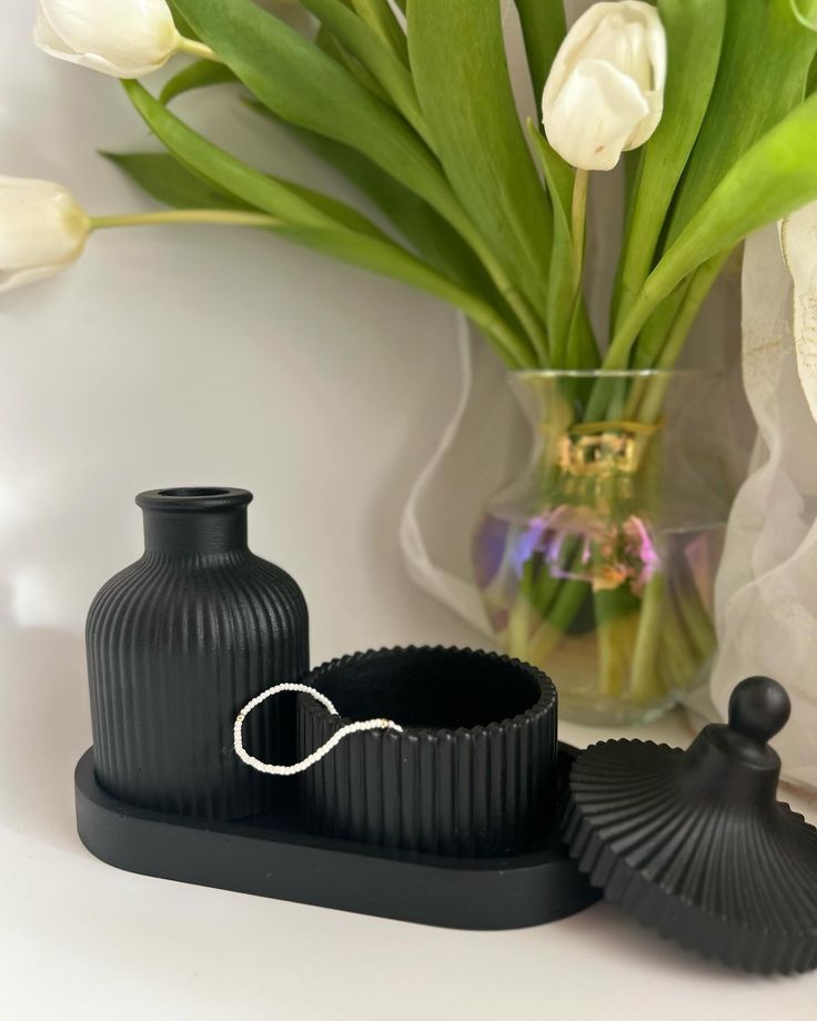 Black Vase Set (Limited Edition)